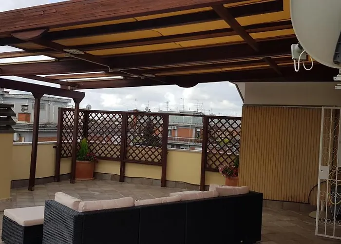 Superattico Con Vista Sul Centro E I Colli Albani Apartment